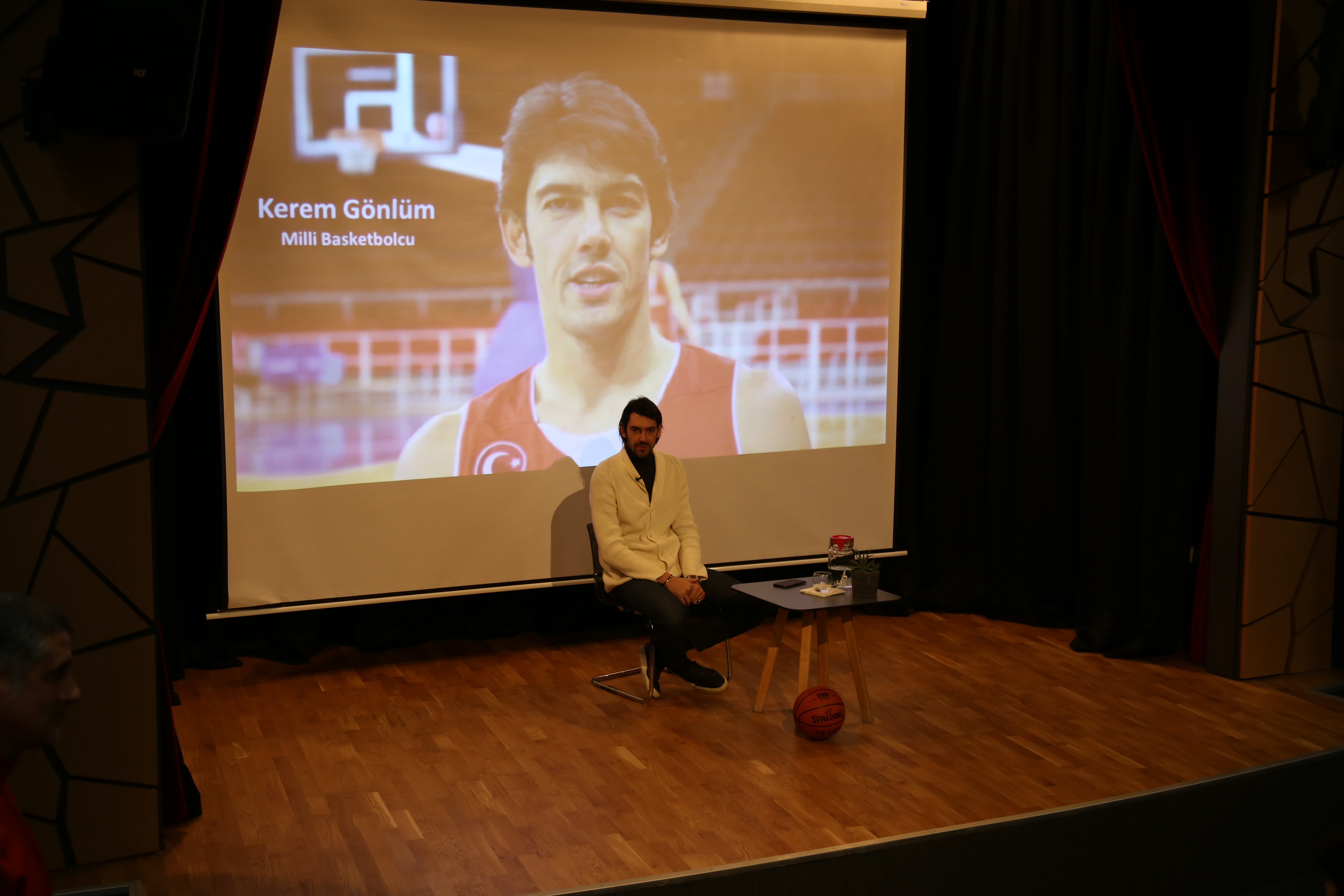 Milli Basketbolcu Kerem Gönlüm ide’de!