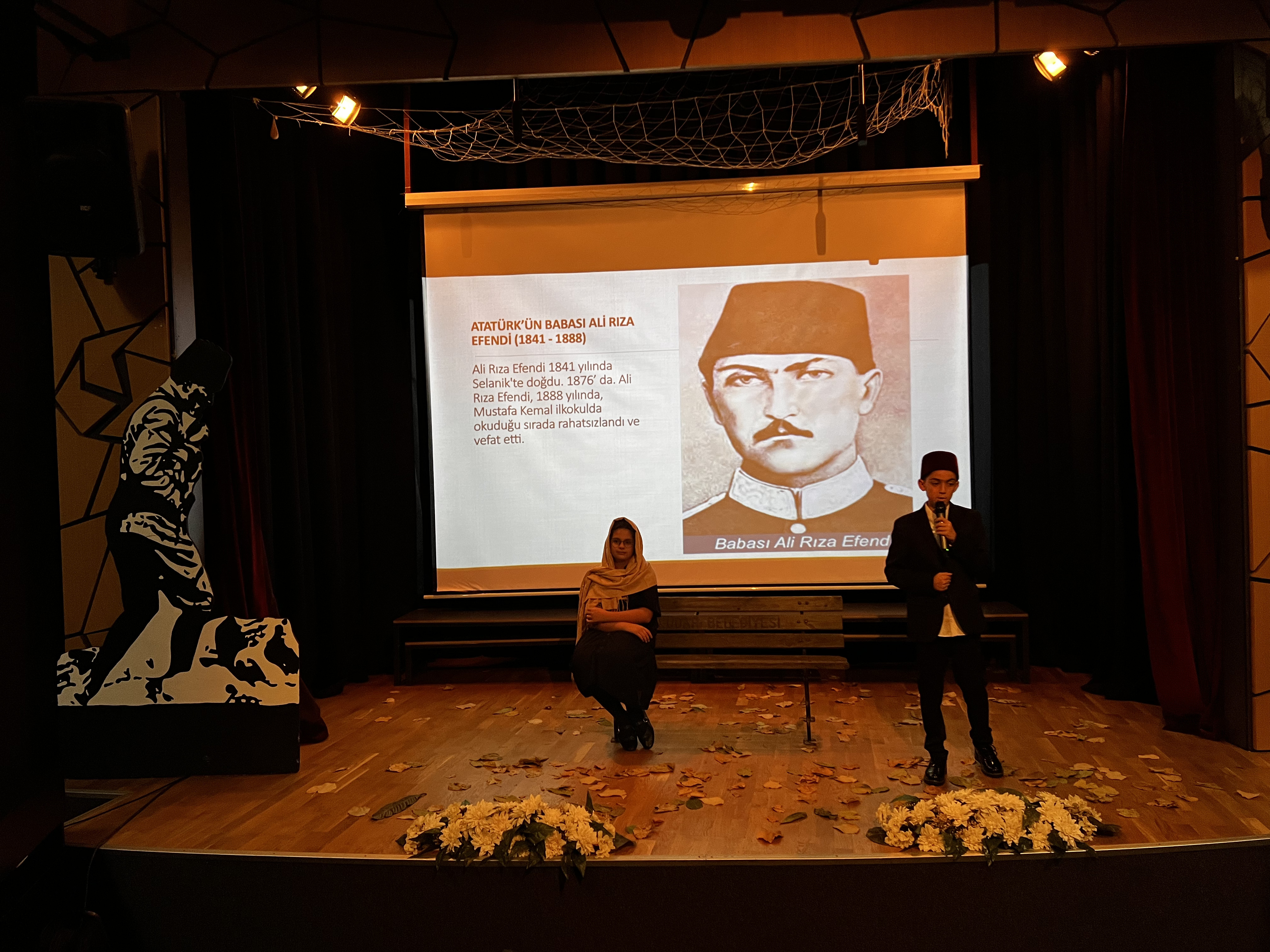 Atamızı Minnet ve Saygı ile Andık