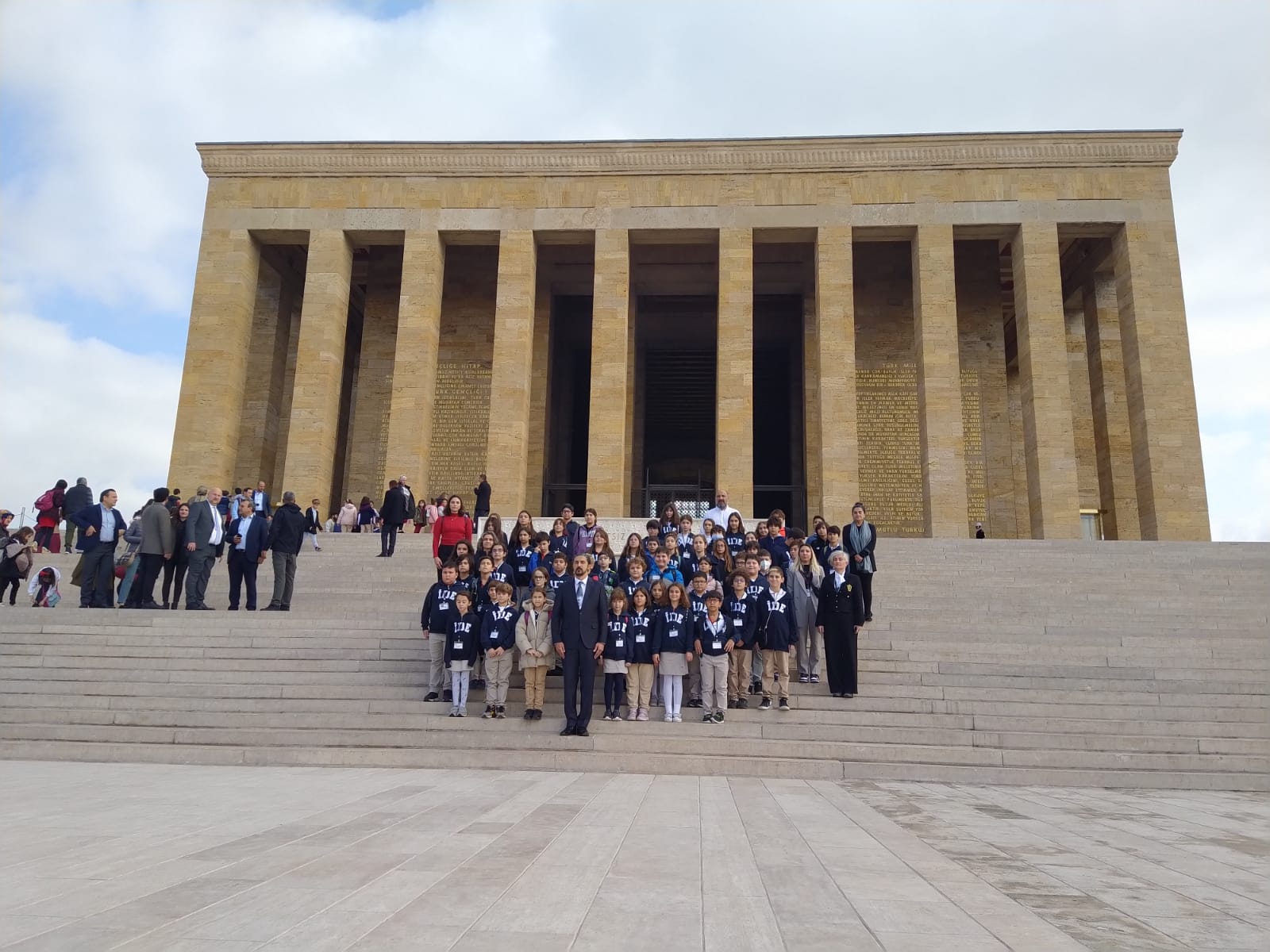 ide Öğrencileri Anıtkabir'de!